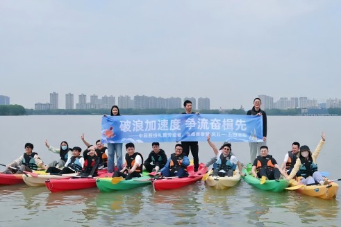 当五四花火邂逅团氿浪花，看Z6·尊龙凯时青年如何“艇”进未来！